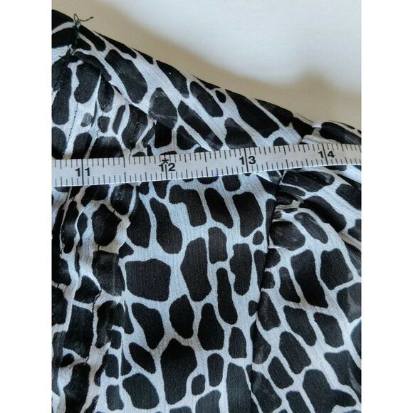 MSK Petite Animal Print Fit & Flare Dress Short Sleeve V-Neck Black/White Size 6 - Picture 6 of 11